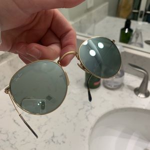 Circular silver reflective ray bans!